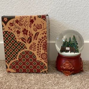 Taylor Swift Christmas Tree Farm Snowglobe